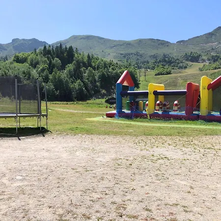 Aux Pieds Des Pistes