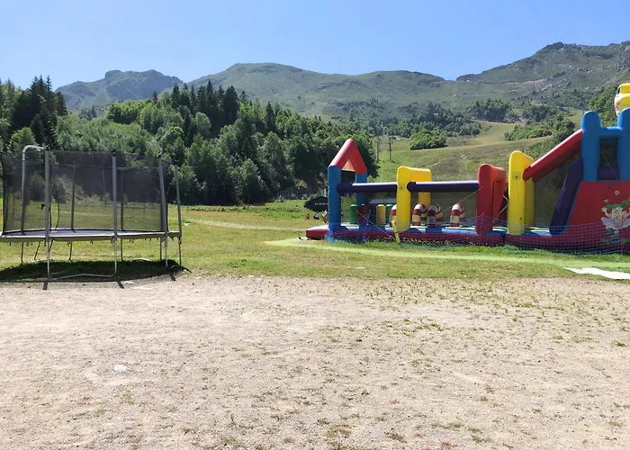 Aux Pieds Des Pistes